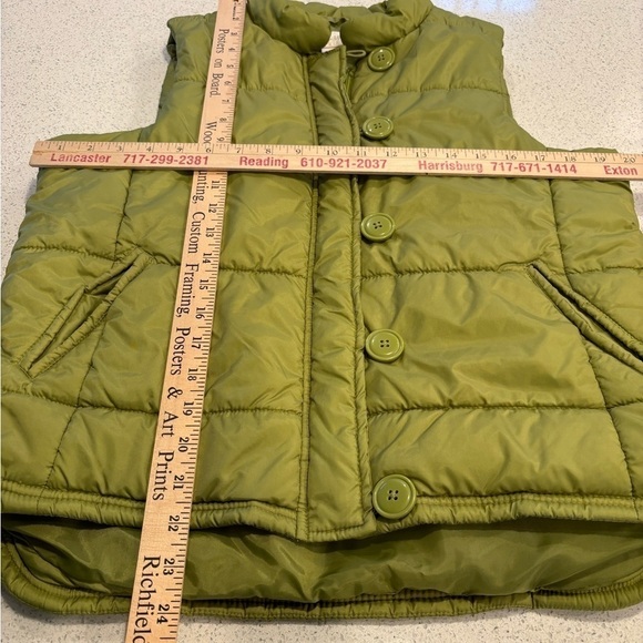 Studio Works Chartreuse Green Puffer Vest Medium Pockets Great laying Jacket EUC - Picture 9 of 11